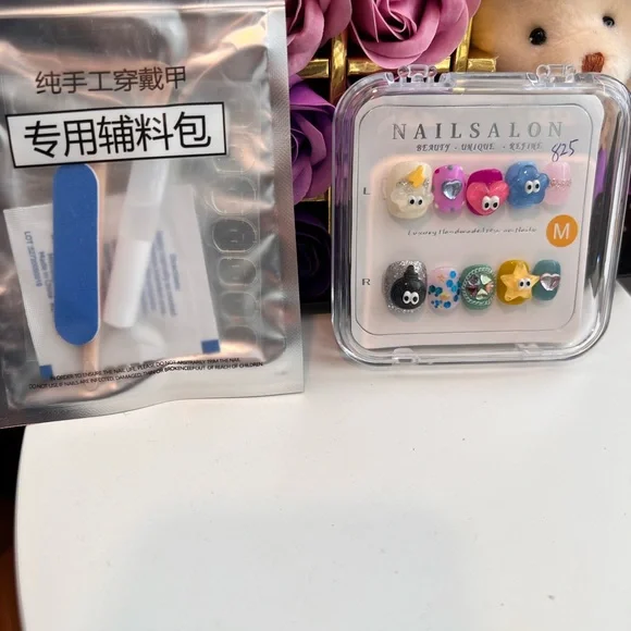 press on nail —M - Picture 6 of 6